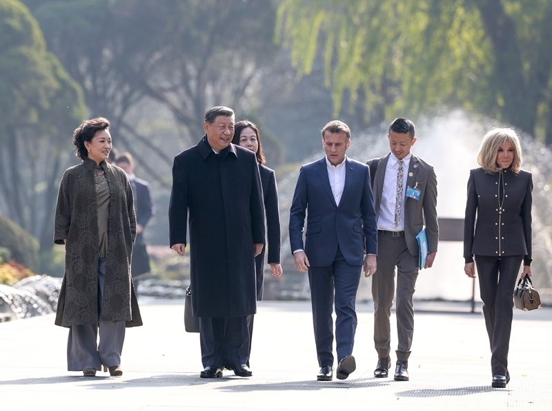 习近平同法国总统马克龙在成都进行友好交流「相关图片」