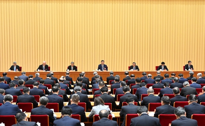 中央经济工作会议在北京举行
习近平发表重要讲话 李强作总结讲话
赵乐际王沪宁蔡奇丁薛祥李希出席会议「相关图片」