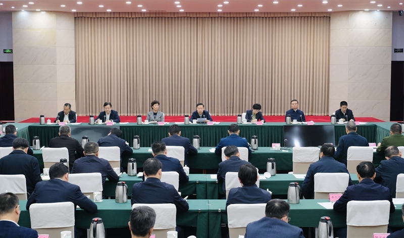王晓晖主持召开2025年省委议军会议和省委理论学习中心组专题学习（扩大）会强调 
持续推进我省国防动员和后备力量建设 
努力开创国防建设和经济社会协调发展新局面 
施小琳田向利出席「相关图片」