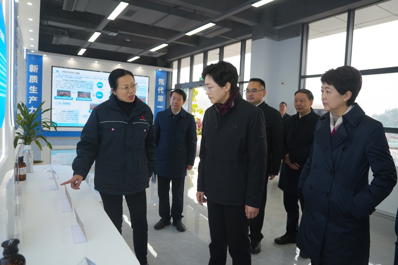 施小琳在泸州调研时强调
抢抓机遇拼搏实干进取有为
加快培育高质量发展新动能为全省大局多作贡献「相关图片」