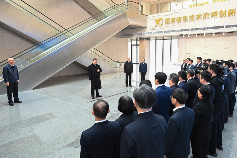 习近平春节前夕在北京看望慰问基层干部群众 
向全国各族人民致以美好的新春祝福 
祝各族人民幸福安康祝伟大祖国繁荣昌盛 
蔡奇陪同考察「相关图片」