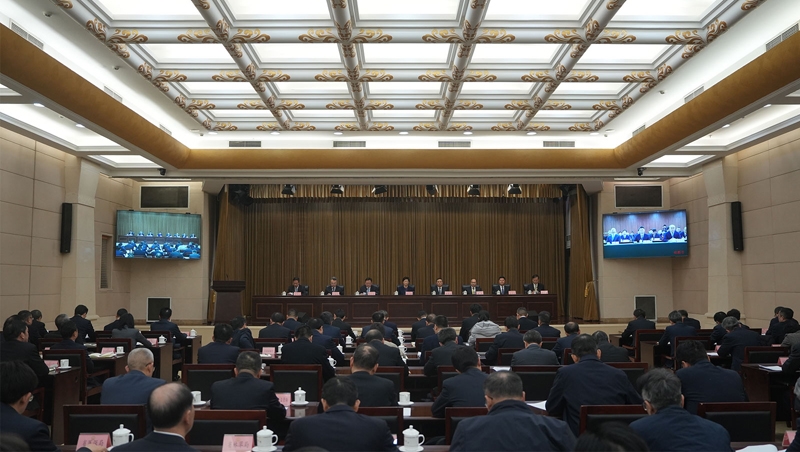 施小琳在省政府第四次廉政工作会议上强调
更高标准更实举措推进廉洁政府建设
以严明纪律优良作风为“十五五”良好开局提供坚强保障「相关图片」