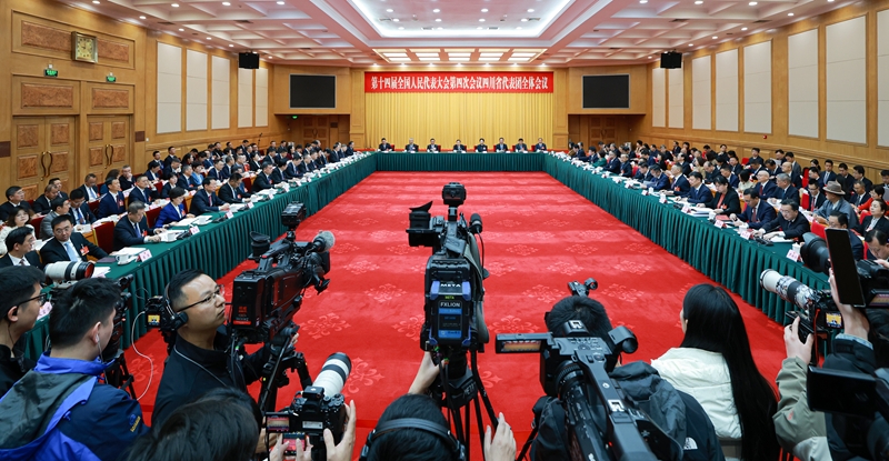 施小琳在四川代表团开放团组活动中答记者问：加快向新向优发展，欢迎更多科技人才、科创企业和机构在四川创新创造、攻坚突破、共赢未来「相关图片」