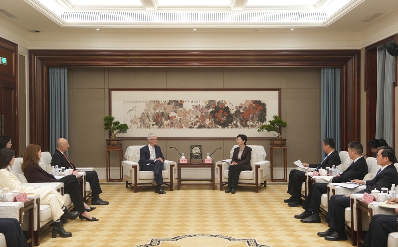 施小琳会见美国苹果公司首席执行官蒂姆·库克「相关图片」