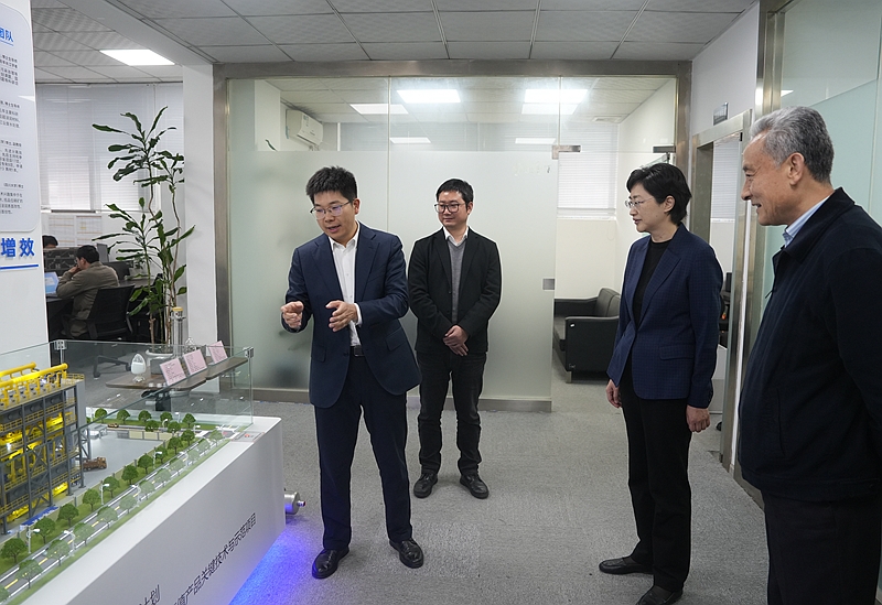 施小琳调研对接大学科研成果转化工作
发挥校地科创优势
推动有组织的创新和成果转化落地「相关图片」