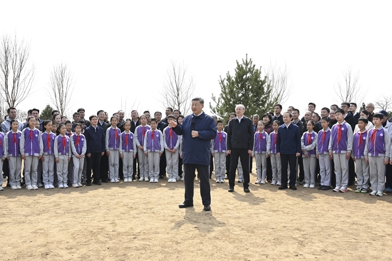 习近平在参加首都义务植树活动时强调
为山川大地增添锦绣
让中国式现代化底色更加亮丽
李强赵乐际王沪宁蔡奇丁薛祥李希参加「相关图片」