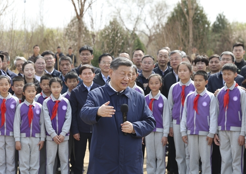习近平在参加首都义务植树活动时强调
为山川大地增添锦绣
让中国式现代化底色更加亮丽
李强赵乐际王沪宁蔡奇丁薛祥李希参加「相关图片」