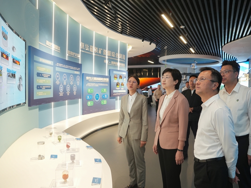 施小琳在攀枝花市、凉山州调研时强调
深挖资源能源潜能 做强特色优势产业
加快培育壮大高质量发展新动能 持续增进民生福祉「相关图片」