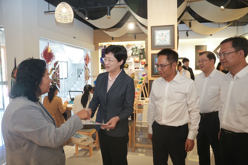 施小琳在攀枝花市、凉山州调研时强调
深挖资源能源潜能 做强特色优势产业
加快培育壮大高质量发展新动能 持续增进民生福祉「相关图片」