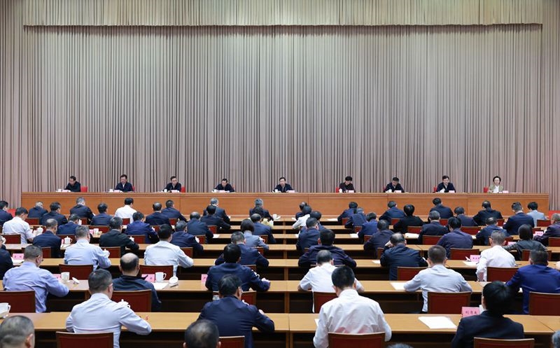 王晓晖在全省群众身边不正之风和腐败问题集中整治攻坚决战推进会议上强调
聚焦重点领域集中攻坚
推动我省集中整治取得更大成效
施小琳主持 于立军出席「相关图片」