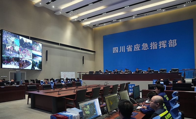 施小琳在全省“五一”期间安全工作视频调度会议上强调
落实落细防范措施 守牢实质安全防线
确保全省人民和广大游客平安欢乐祥和过节「相关图片」