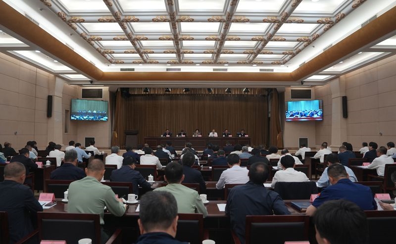 施小琳主持召开全省防汛抗旱、地灾防治、安全生产工作暨省安委会2026年第二次全体成员视频会议强调
抓实抓细防范措施 履职尽责守牢底线
全力维护人民群众生命财产安全和社会大局稳定「相关图片」