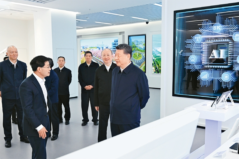 习近平:前瞻布局和发展未来产业「相关图片」