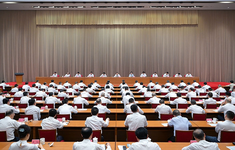 王晓晖在全省服务业大会上强调
加快构建具有四川特色和优势的现代服务业体系
奋力开创我省服务业高质量发展新局面
施小琳主持 于立军出席「相关图片」