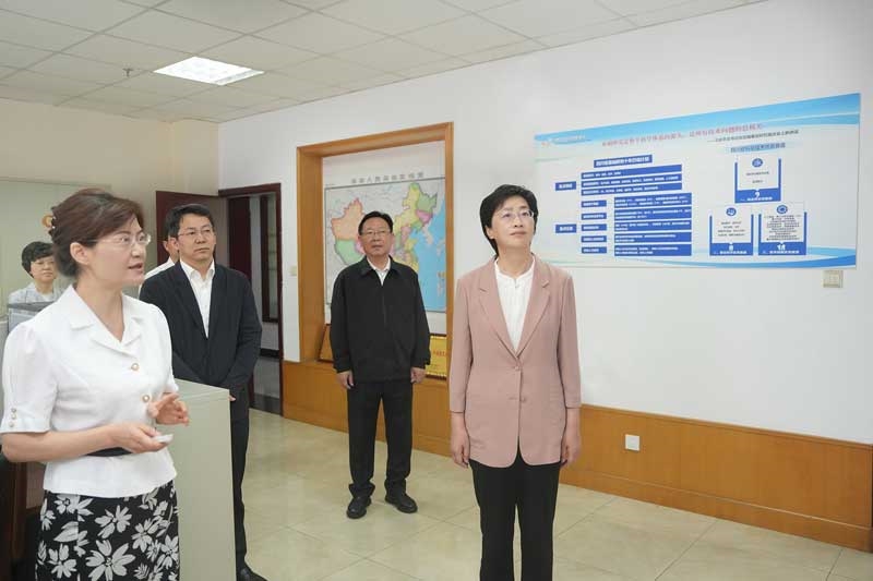 施小琳调研科技工作并召开省委科技委专题会议强调
协同联动推进天府实验室提质增效
加快全链条有组织的科技创新和成果转化「相关图片」