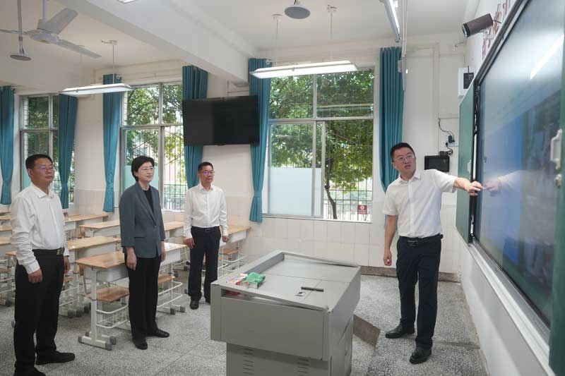 施小琳在乐山市、雅安市调研时强调
保持高质量发展战略定力
加快农业农村现代化 推动经济持续向新向优「相关图片」