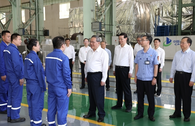 李强在辽宁大连调研时强调
大力发展高端装备制造业
加快建设现代化产业体系「相关图片」
