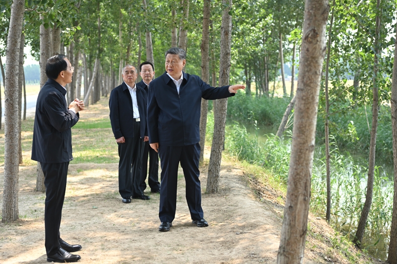 习近平在山东德州考察时强调
以扎实举措推进农业农村现代化
用勤劳和智慧创造更加美好生活「相关图片」