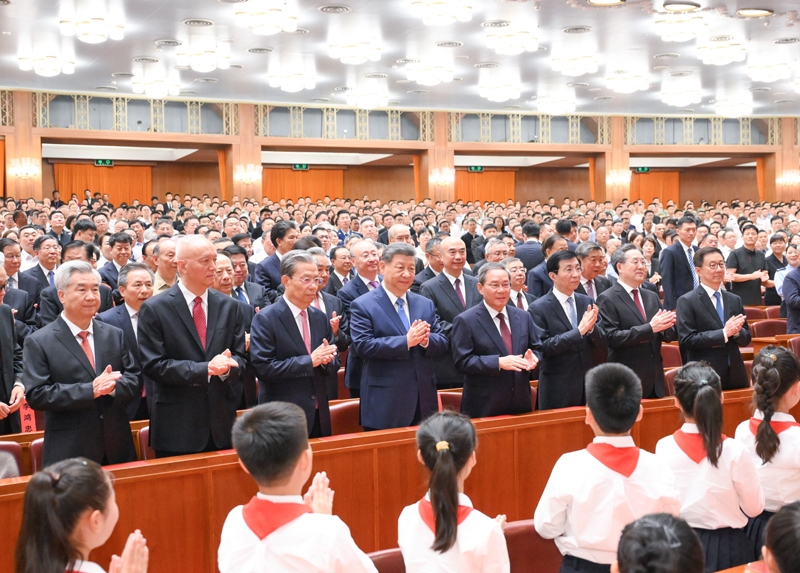 庆祝中国共产党成立105周年音乐会《人民至上》在京举行
习近平李强赵乐际王沪宁蔡奇丁薛祥李希韩正出席观看「相关图片」