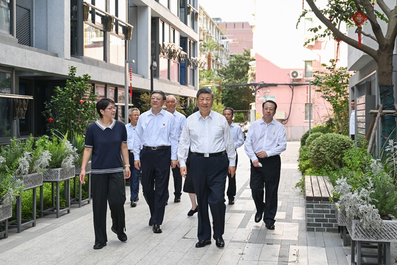 习近平在上海考察时强调
全面践行人民城市理念
高质量推进城市更新
蔡奇陪同考察「相关图片」