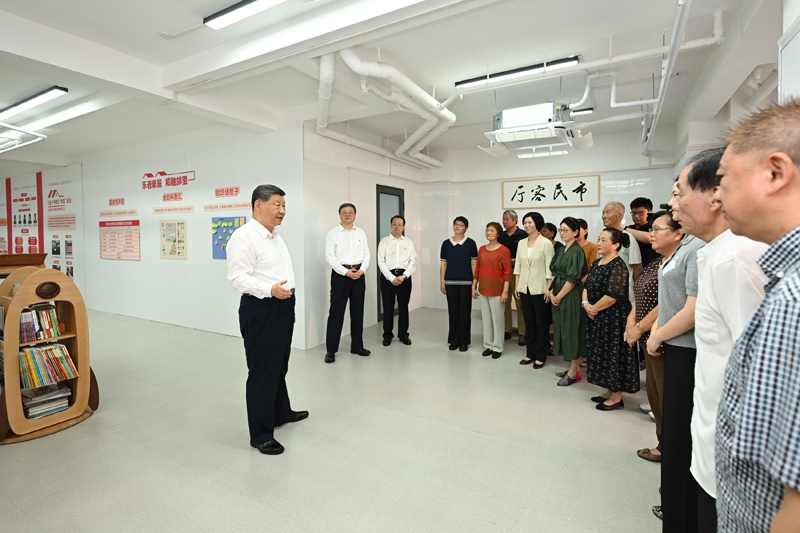 习近平在上海考察时强调
全面践行人民城市理念
高质量推进城市更新
蔡奇陪同考察「相关图片」