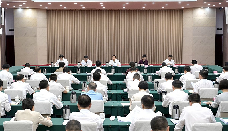 省委常委会召开(扩大)会议
深入学习习近平总书记来川视察和对四川工作系列重要指示精神
牢记领袖嘱托加快推进四川现代化建设
努力把总书记擘画的宏伟蓝图变成美好现实「相关图片」