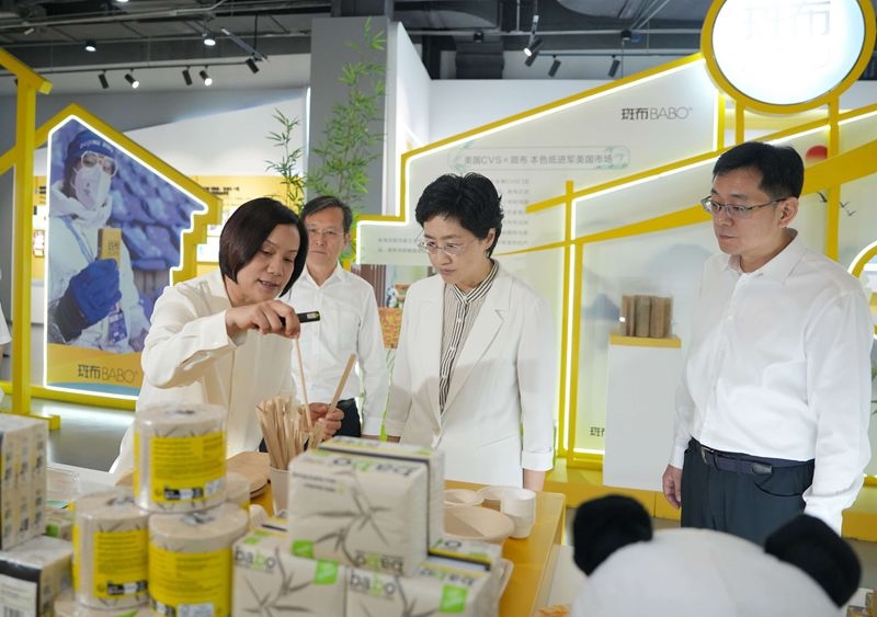 施小琳在眉山市调研时强调
保持高质量发展定力
推动经济持续向新向优向好发展「相关图片」