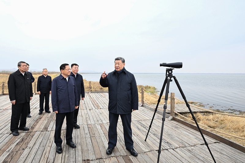 习近平在内蒙古乌兰察布考察时强调
统筹高质量发展和高水平保护
坚定不移走生态优先绿色发展之路「相关图片」