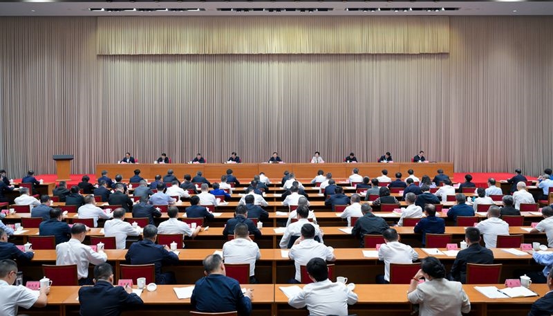 王晓晖在全省进一步深化国资国企改革工作推进会议上强调
坚定不移深化国资国企改革
为四川高质量发展和现代化建设提供有力支撑
施小琳作工作部署「相关图片」
