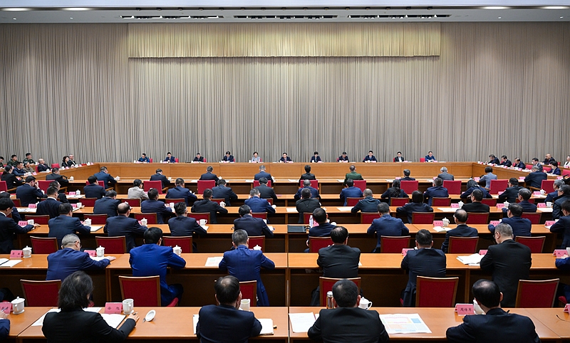 四川省学习贯彻习近平总书记在纪念中国工农红军长征胜利90周年大会上的重要讲话精神
座谈会召开
弘扬伟大长征精神走好新的长征路
在新征程上奋力谱写中国式现代化四川新篇章
王晓晖讲话 施小琳主持 田向利于立军出席「相关图片」